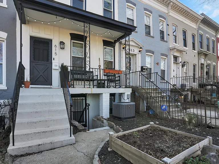 615 10th St NE #B — Photo 18
