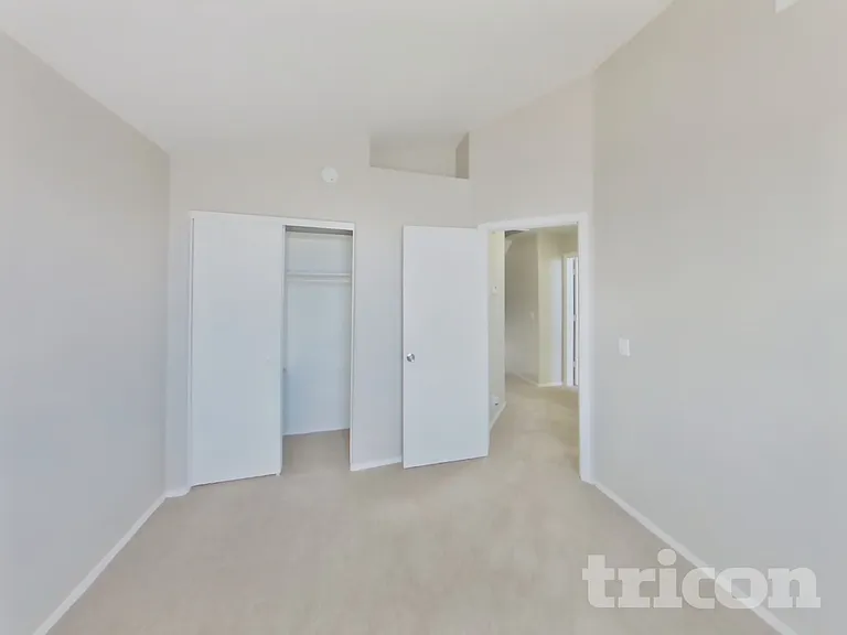 7321 N 69th Ave — Photo 14