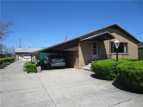 2nd image of 122 Raymond Ave