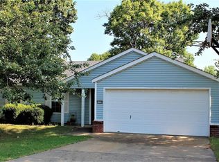 3156 W Woodridge Dr, Fayetteville, AR 72704
