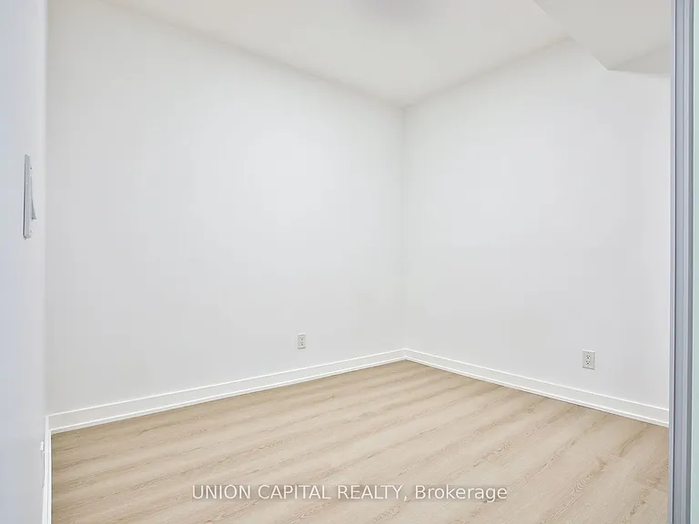100 Queen St E #2312 — Photo 20