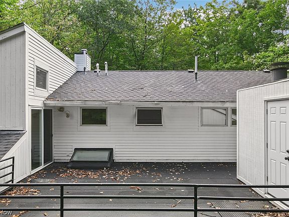 4th image of 3812 Ellendale Rd