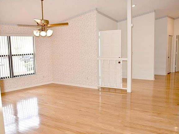 3rd image of 3456 Northridge Dr