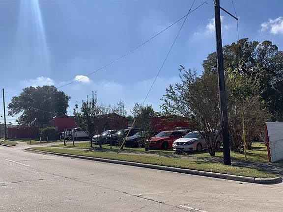 2nd image of 8846 & 8850 Howard Dr