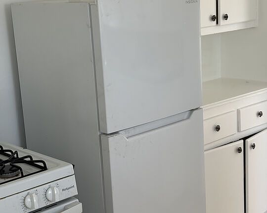 2nd image of 1052 W 60th Pl