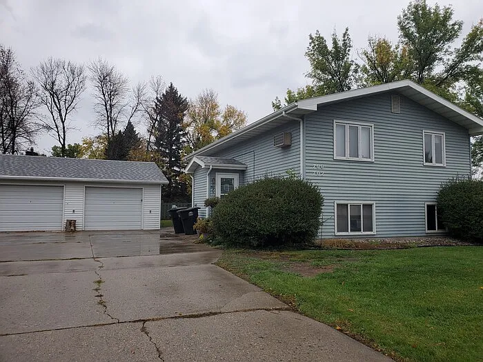 700 Great Plains Ct #UPPER LEVEL — Photo 1