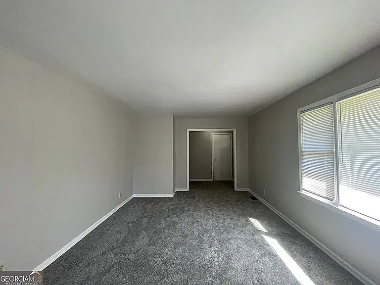 4 bed, 1479 sqft, $1,950 — Photo 2