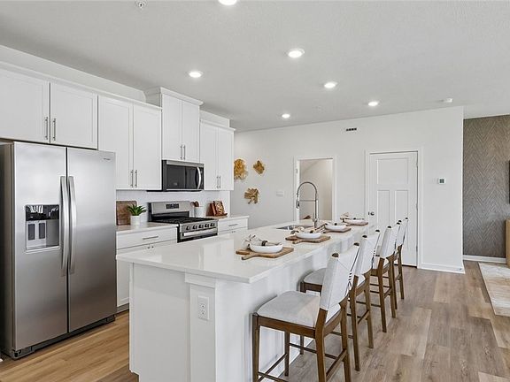 3rd image of 1015 Darcy Ln