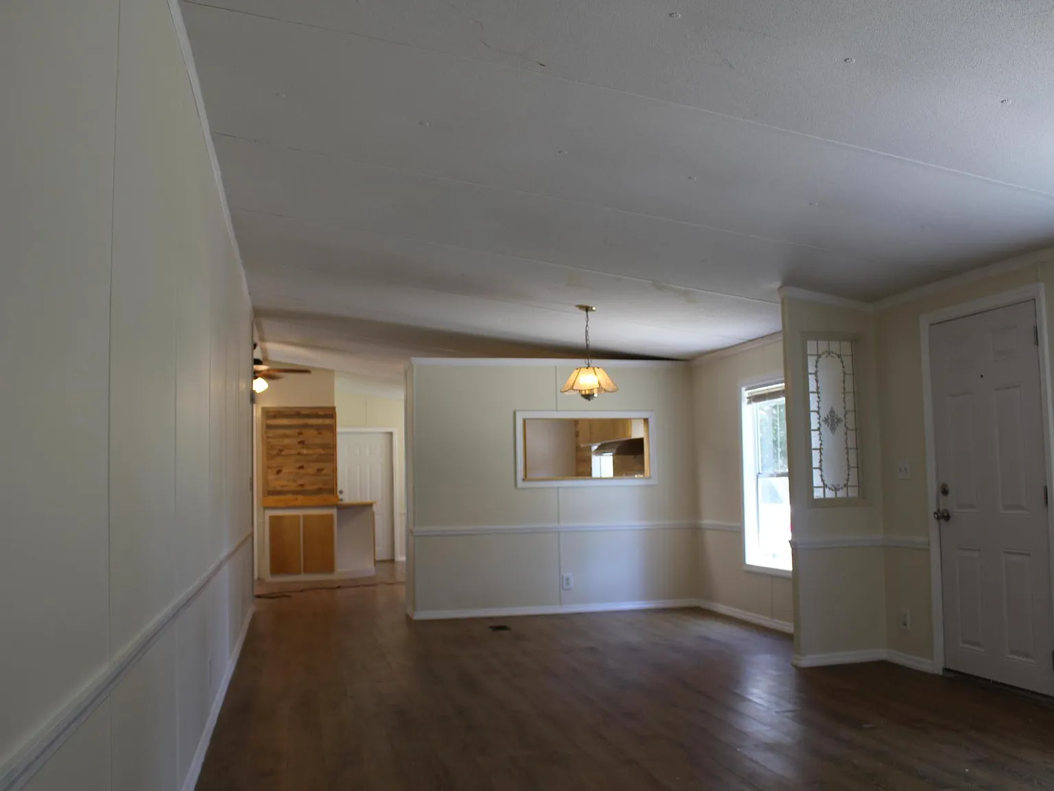 4 bed, 1700 sqft, $1,600 — Photo 2