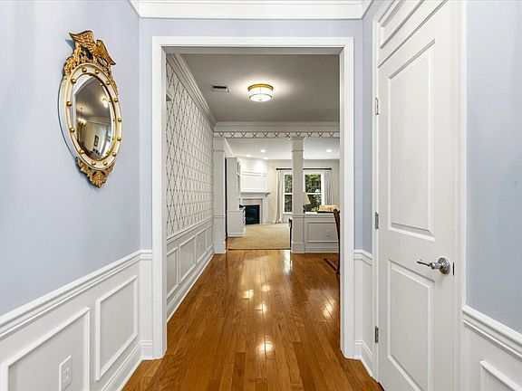 4th image of 179 Carly Ln
