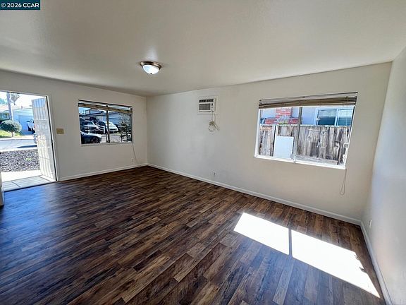 4th image of 29 Sandview Dr