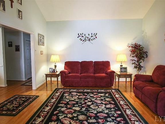 3rd image of 390 Horizon Dr
