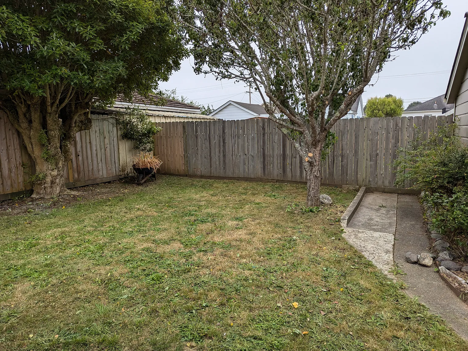 3 bed, 1185 sqft, $2,300 — Photo 3