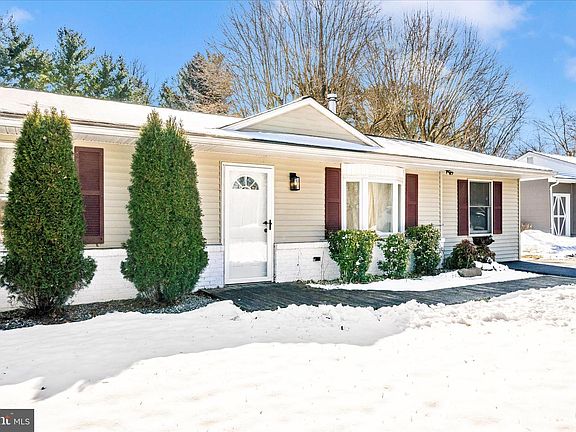 2nd image of 923 Klees Mill Rd