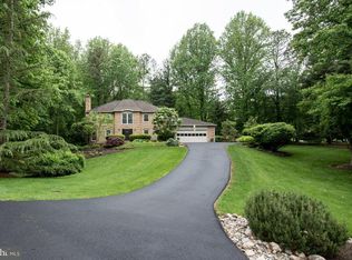 10605 Springvale Ct, Great Falls, VA 22066