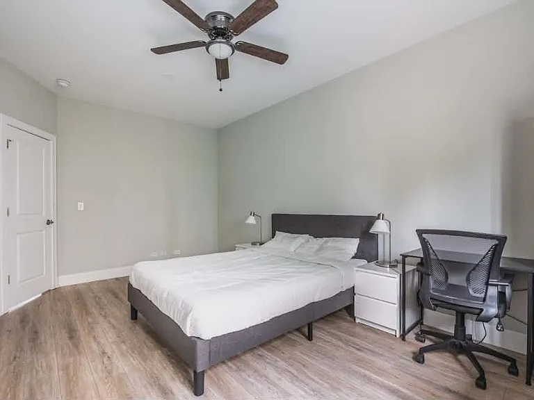 1119 S Loomis St #201 — Photo 12