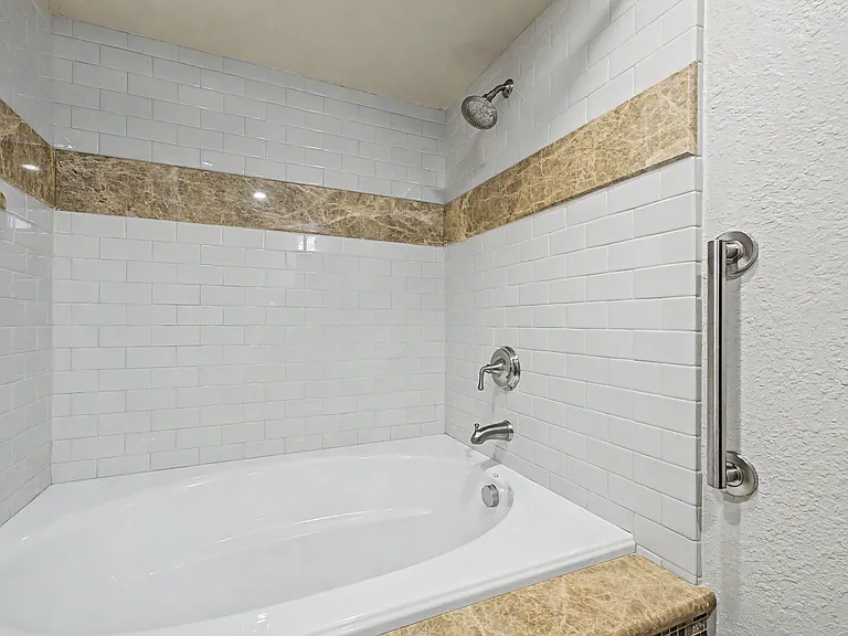 3346 E Cochise Dr — Photo 30