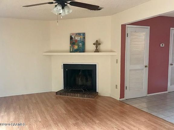 2nd image of 20 Phlox Dr