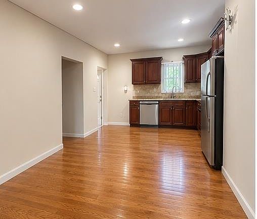 2nd image of 18 Elizabeth Court