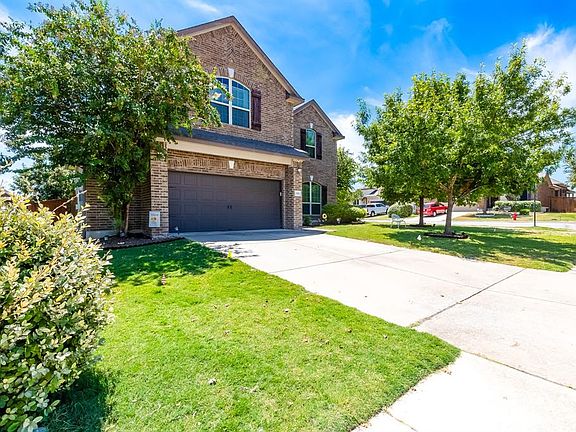 2nd image of 2911 Bluffstone Dr