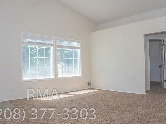 2nd image of 1901 Terrace Dr