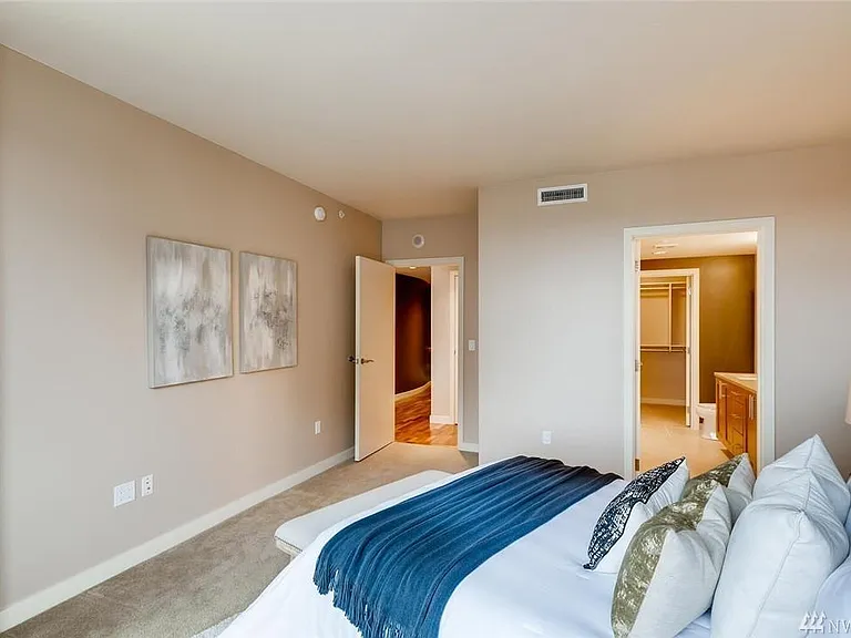 10610 NE 9th Pl #1507 — Photo 13