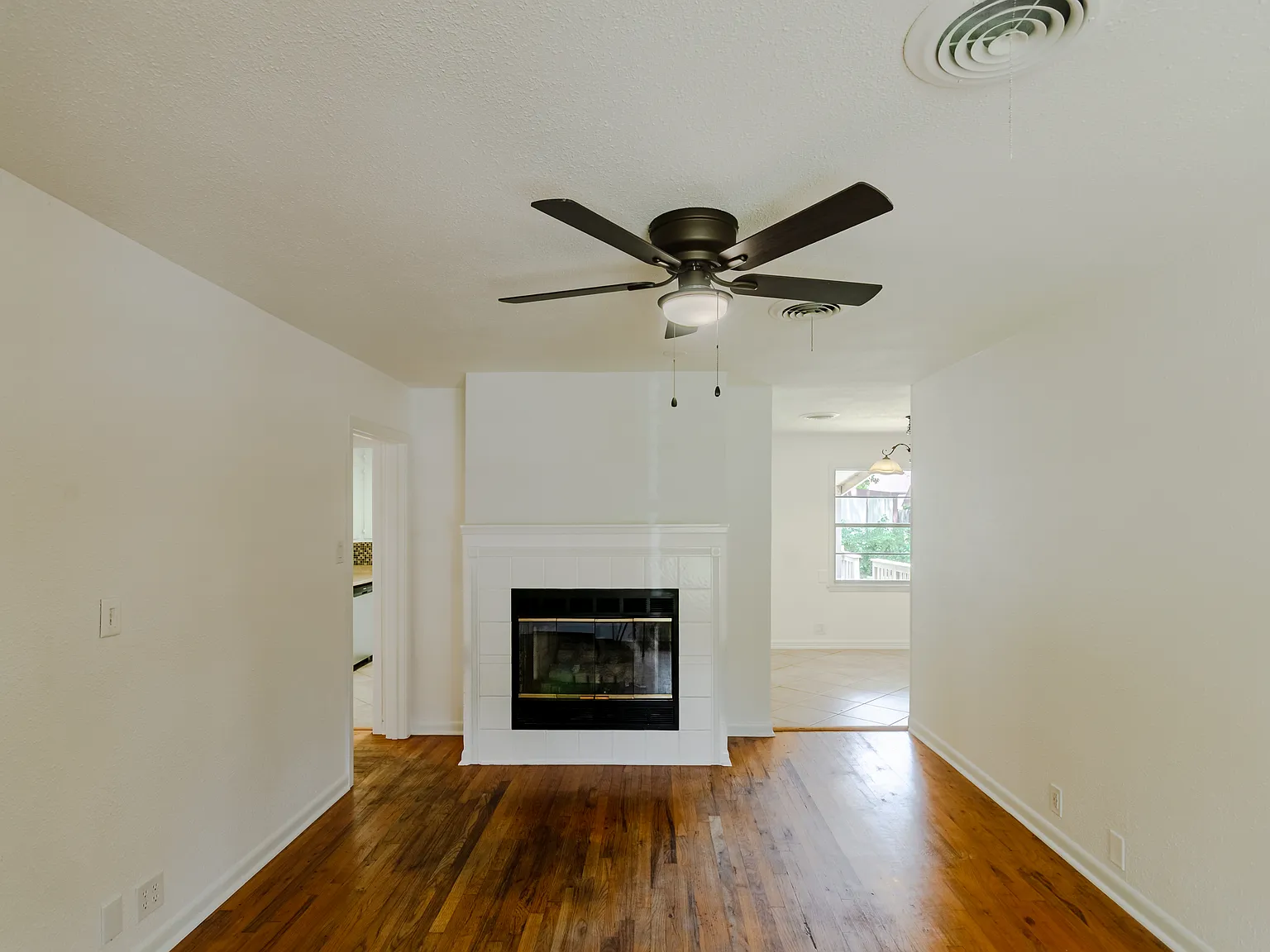3 bed, 1257 sqft, $1,545 — Photo 4