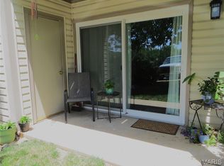 1205 Mangrove Ln APT 1, Saint Louis, MO 63125