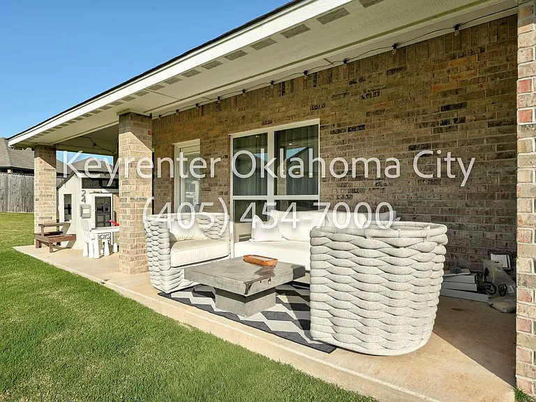 4200 NW 156th Ter — Photo 40