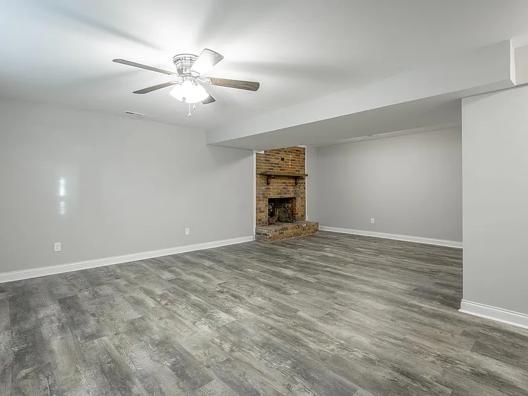 8214 Holly Crest Dr — Photo 45