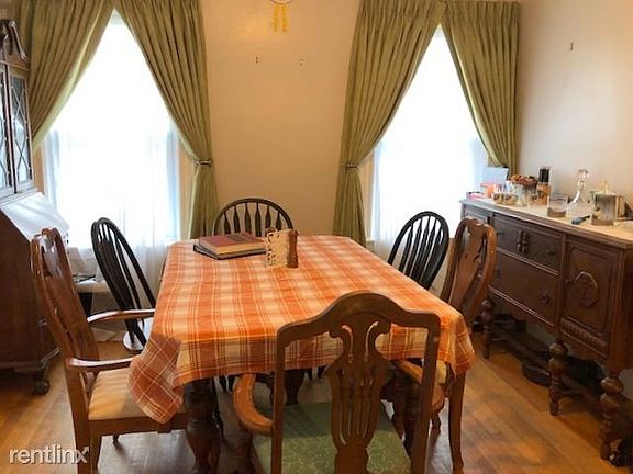 Dining2
