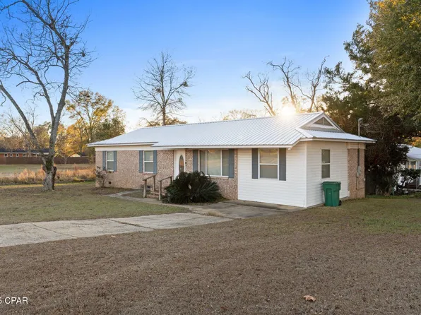 5417 College Dr, Graceville, FL 32440