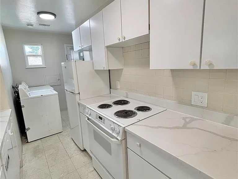 2365 S Race St — Photo 7
