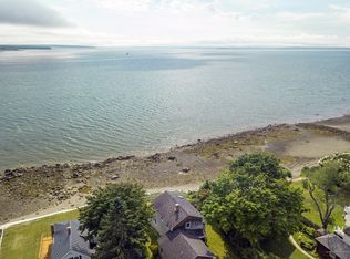 32 Ocean St, Belfast, ME 04915