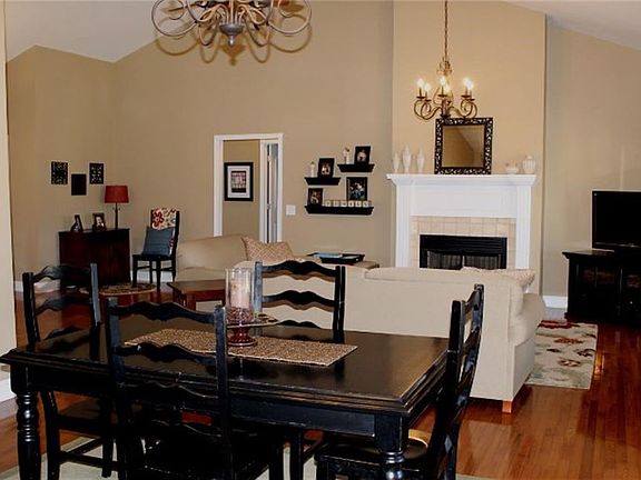 4th image of 111 Thoroughbred Dr