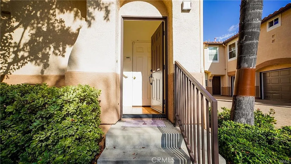 2 bed, 2.0 bath, 961 sqft, $2,350 — Photo 4