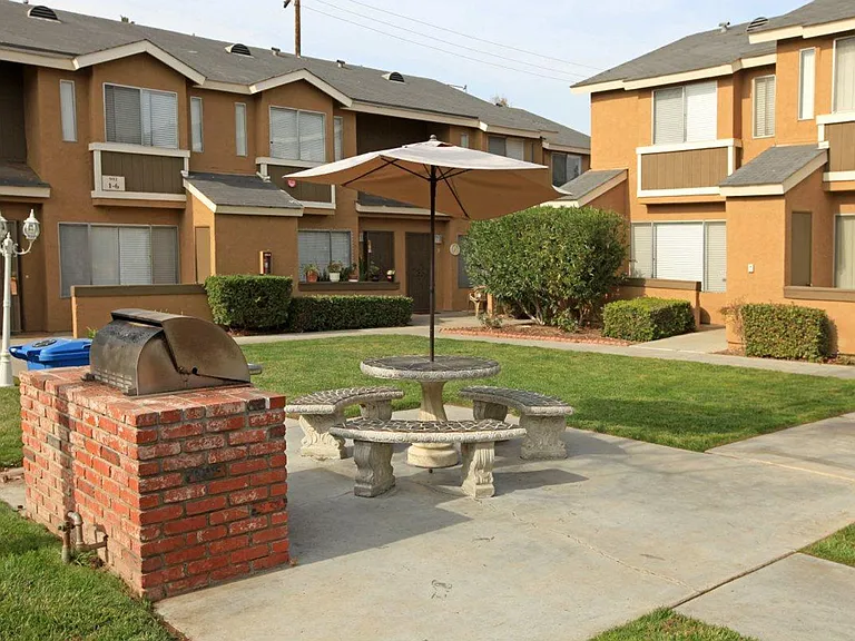 Greenfield Meadows Apartments — Photo 4