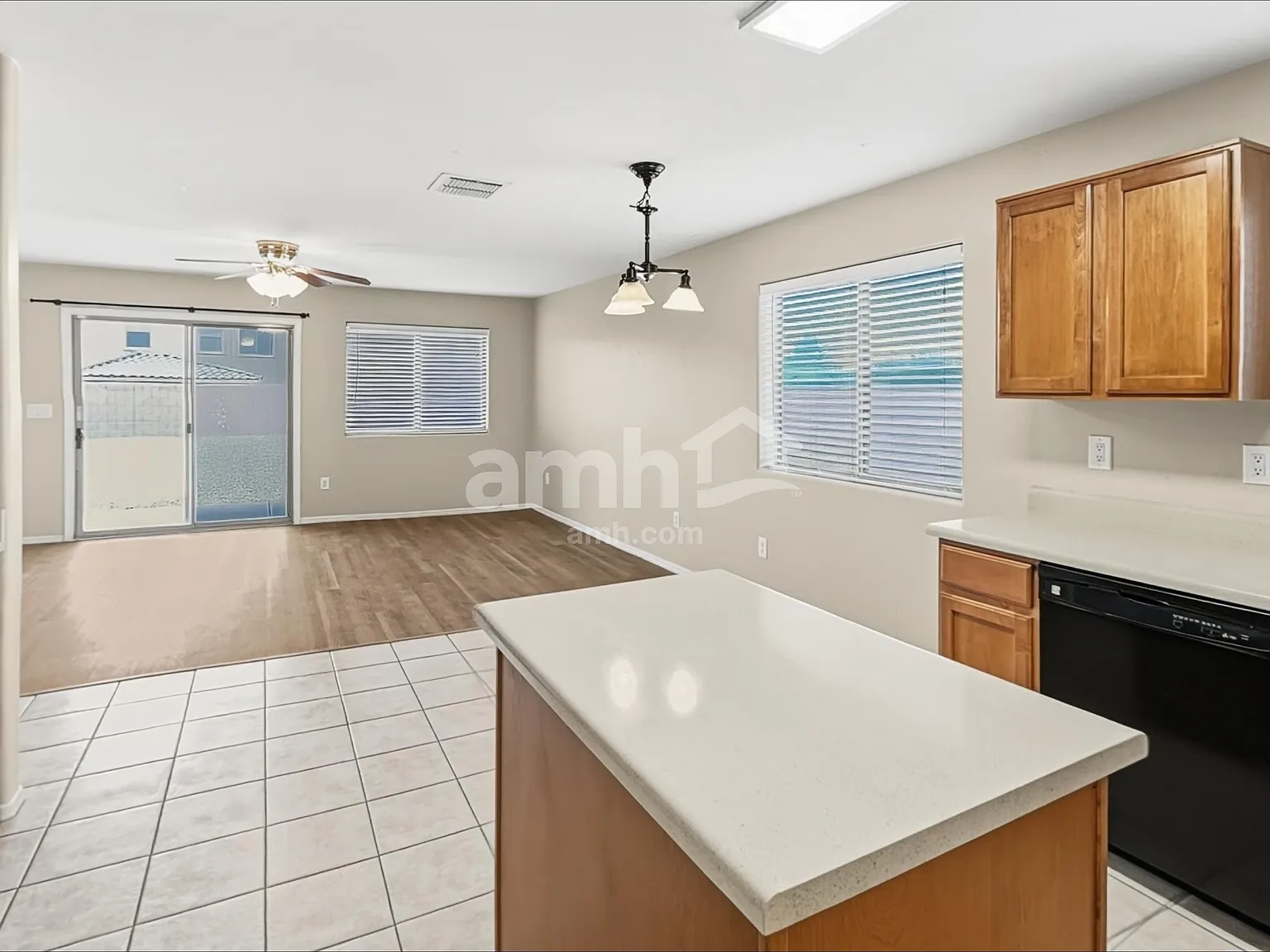 4 bed, 2.0 bath, 1660 sqft, $1,980 — Photo 4
