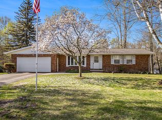 319 Roxbury Ln, Battle Creek, MI 49017