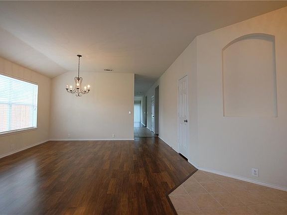 2nd image of 1223 Periwinkle Dr