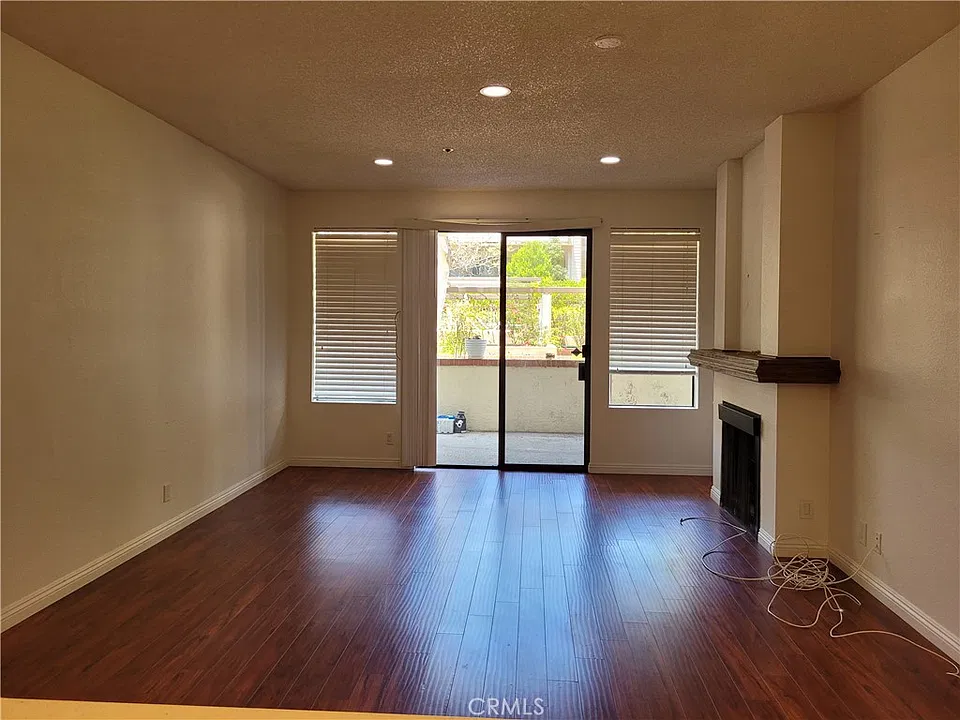 2563 Plaza Del Amo #107