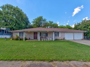 112 NW 2nd St, Checotah, OK 74426