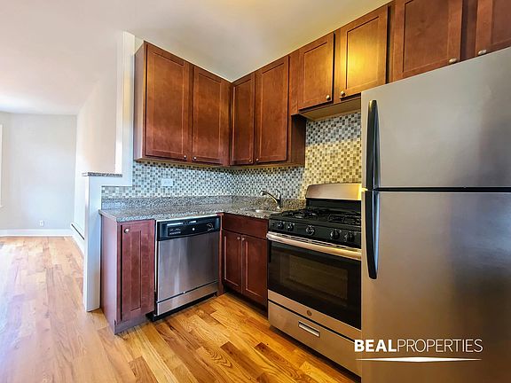 4th image of 4411 N Wolcott Ave #B11