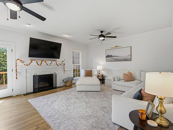 5th image of 108 Sturbridge Dr
