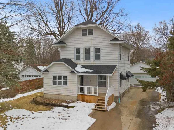 417 W Pleasant Valley St, Sigourney, IA 52591