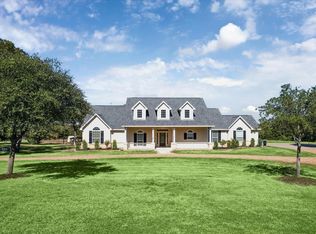 840 E Glenn St, Bellville, TX 77418