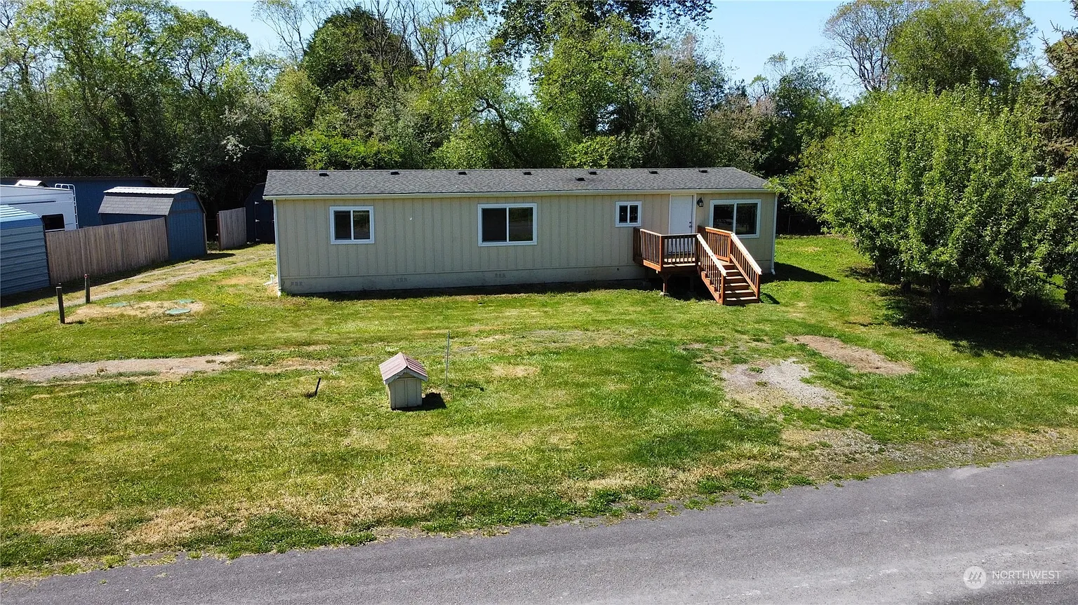 290 Golden Sands Boulevard photo 1