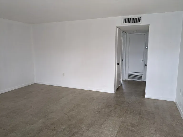 140 Minna Ln #202 — Photo 10