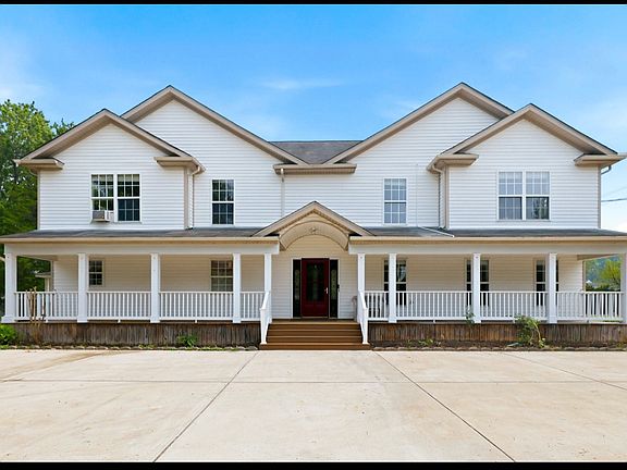 3rd image of 8916 Rugby Rd