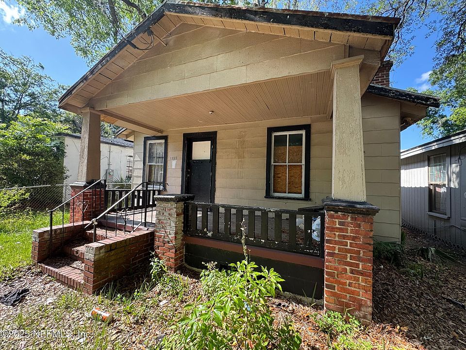 1st image of 1355 W 23RD Street